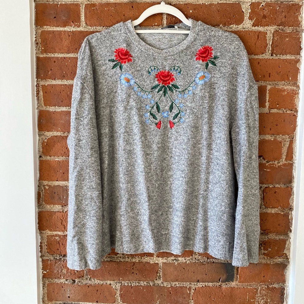 Zara Grey Pullover Embroidery Sweater - S